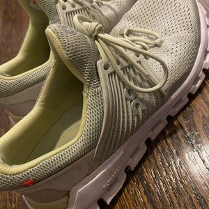 Green Swift On Running | Size 6.5